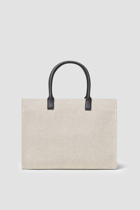 Товар бежевого цвета с внутренней стороны