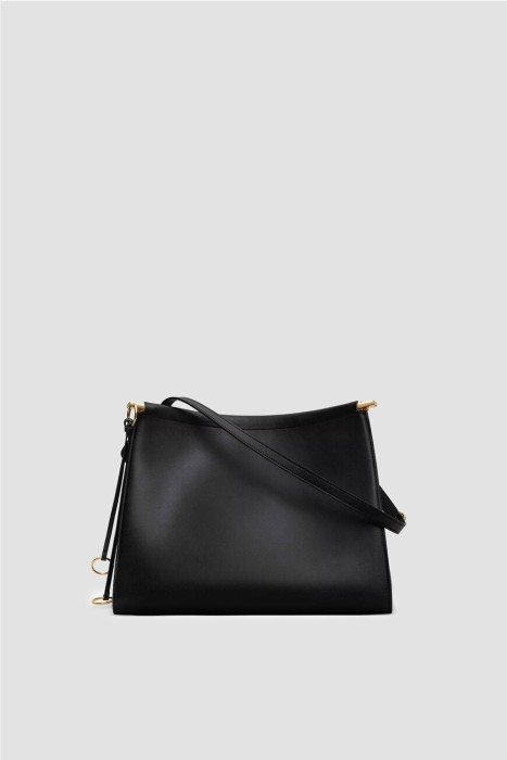 Товар черного цвета с внутренней стороны