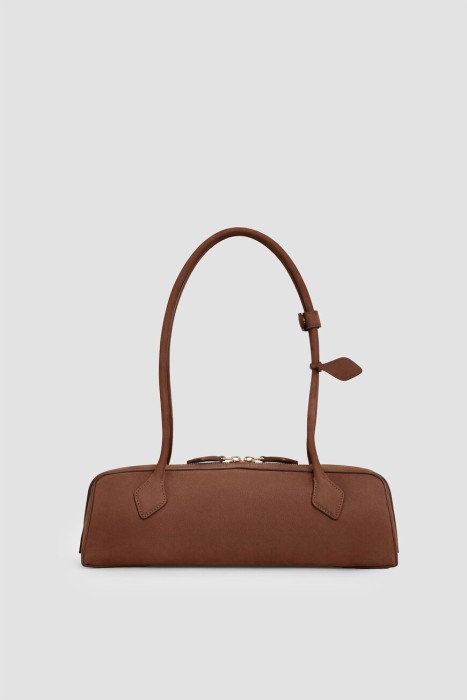 Товар коричневого цвета с внутренней стороны