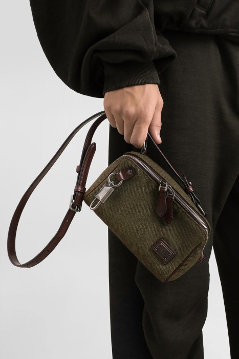 сумка  модель линии lock от бренда dolce & gabbana вид слева