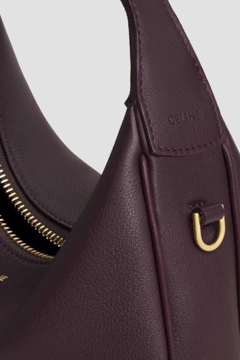 Товар бордового цвета с внутренней стороны