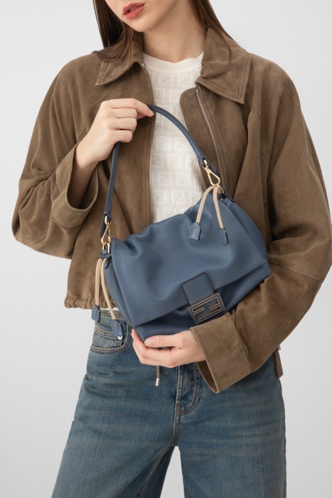 сумка  модель mamma baguette от бренда fendi вид слева