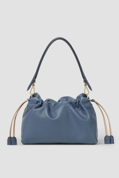 Товар синего цвета с внутренней стороны