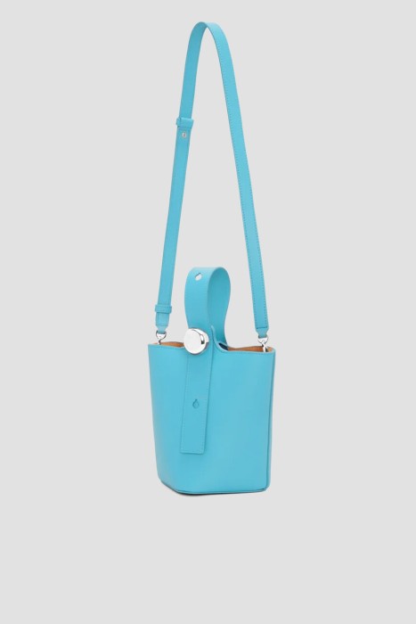 Товар голубого цвета с внутренней стороны