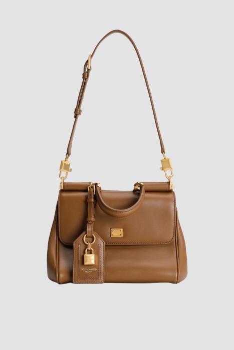 Товар коричневого цвета с внутренней стороны