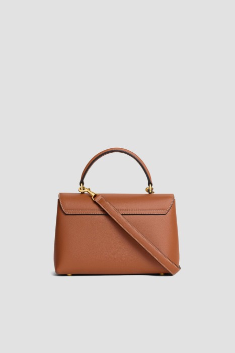 Товар коричневого цвета с внутренней стороны