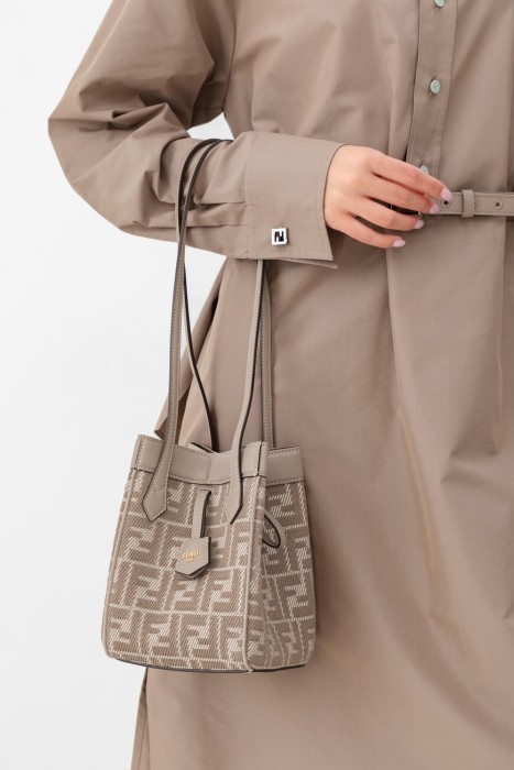 сумка  модель origami от бренда fendi вид слева