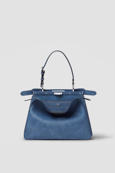 Товар синего цвета с внутренней стороны