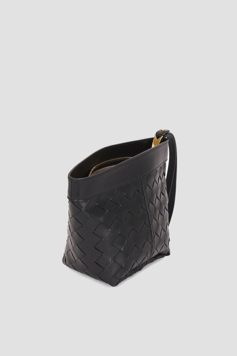 Товар черного цвета с внутренней стороны