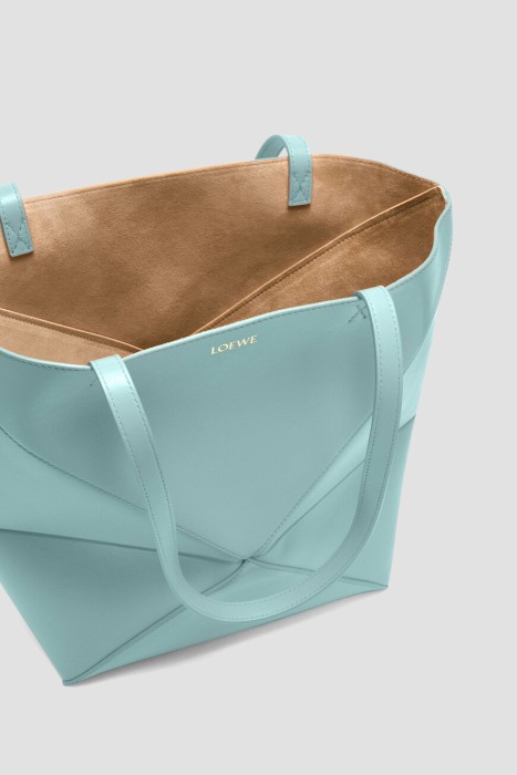 Товар голубого цвета с внутренней стороны