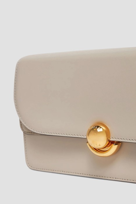 Товар серого цвета с внутренней стороны