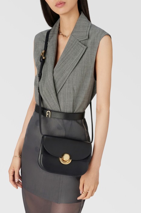 сумка  модель sfera от бренда furla вид слева