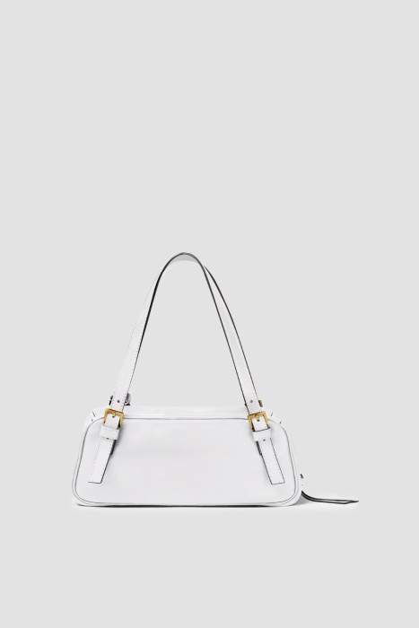 Товар белого цвета с внутренней стороны