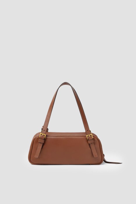 Товар коричневого цвета с внутренней стороны