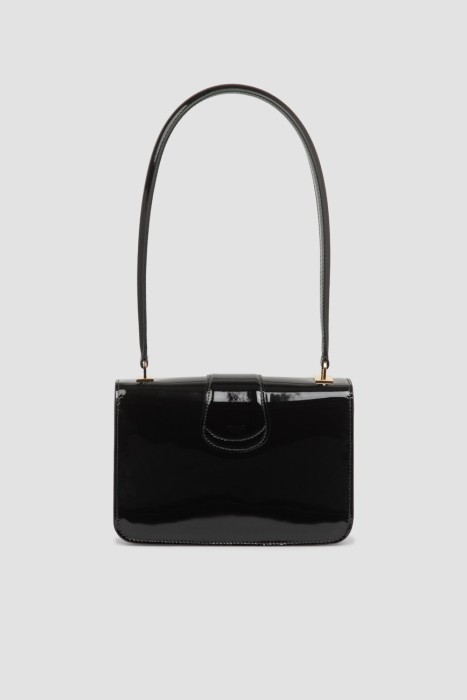 Товар черного цвета с внутренней стороны