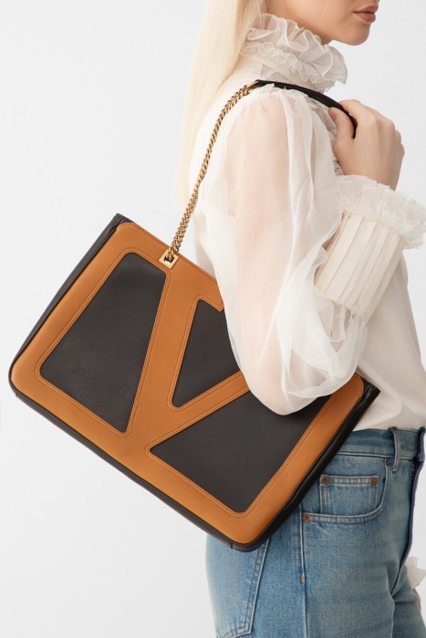 сумка  модель viva superstar по цене 234600 руб вид справа