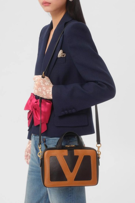 сумка  модель viva superstar по цене 271800 руб вид справа