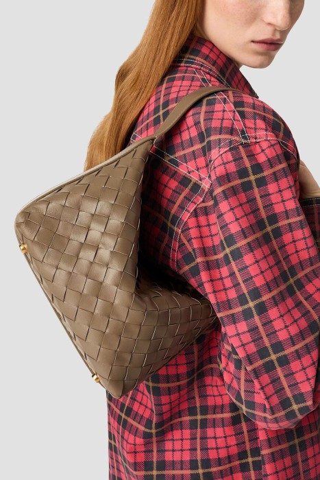 сумка  модель wallace от бренда bottega veneta вид слева