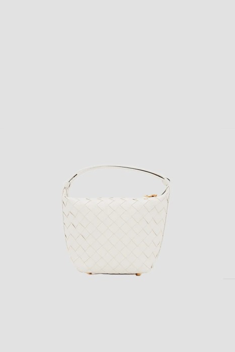 Товар белого цвета с внутренней стороны