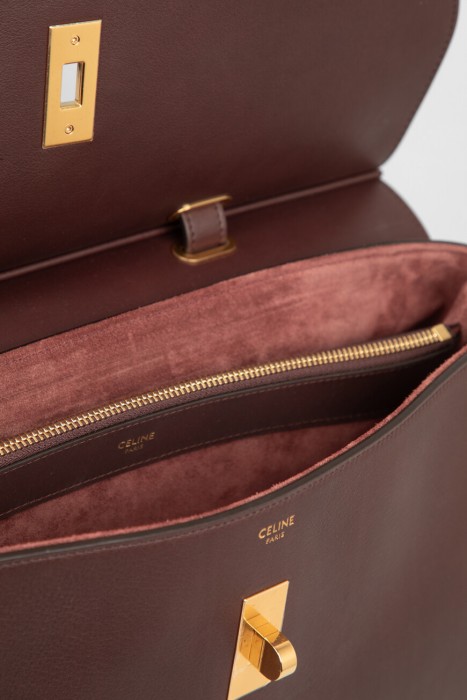 сумка  универсального стиля с лицевой стороны