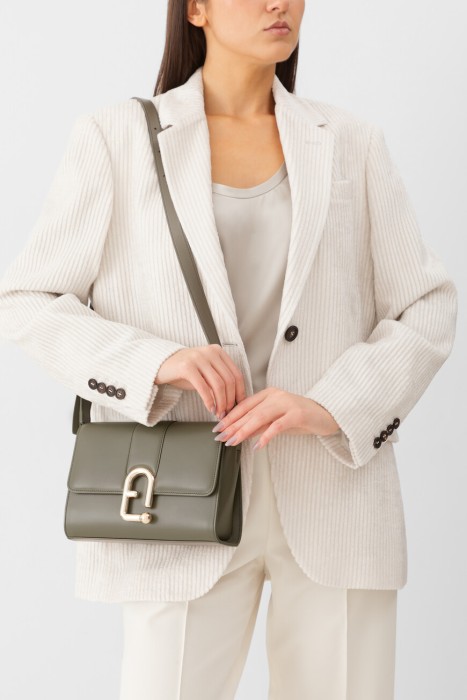 сумка  от бренда furla вид слева