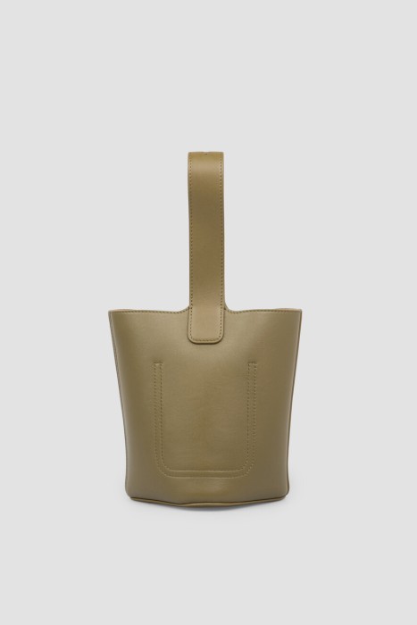 Товар зеленого цвета с внутренней стороны