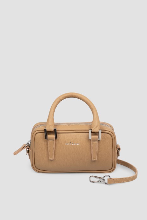 Товар бежевого цвета с внутренней стороны