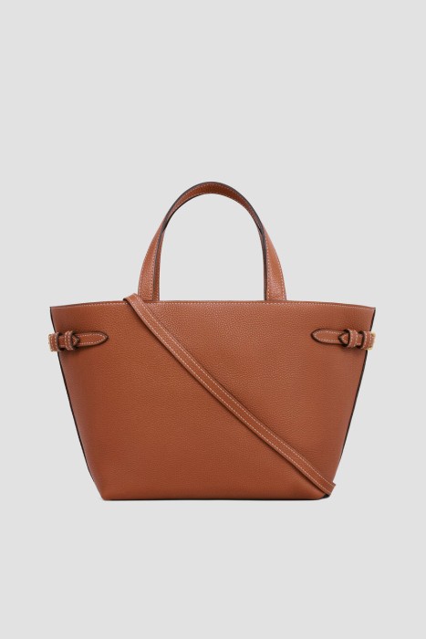 Товар коричневого цвета с внутренней стороны