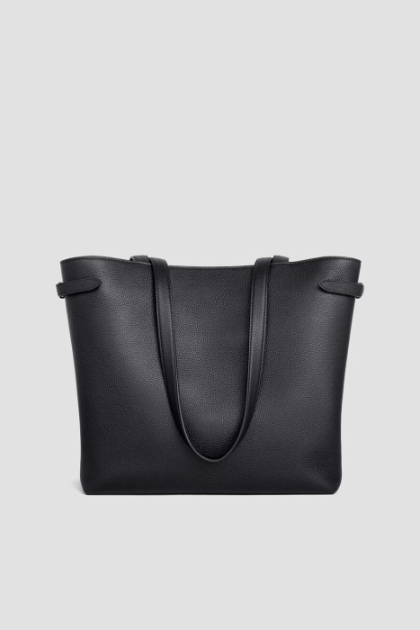 Товар черного цвета с внутренней стороны