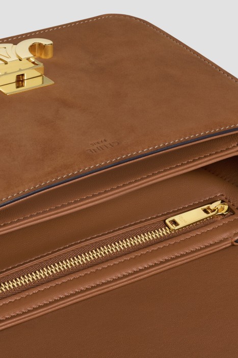 Товар коричневого цвета с внутренней стороны