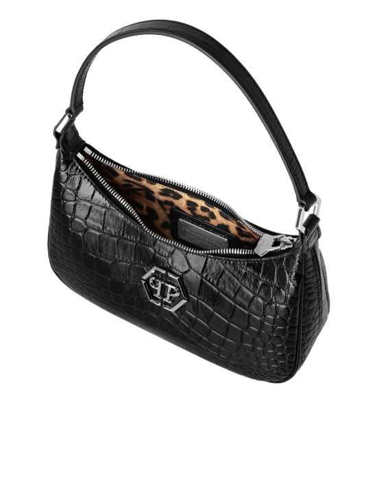 Товар черного цвета с внутренней стороны