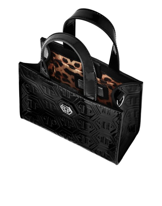 Товар черного цвета с внутренней стороны