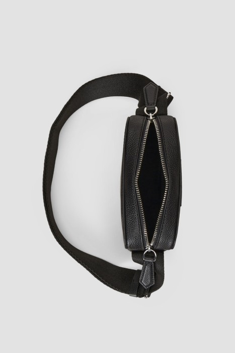 Товар черного цвета с внутренней стороны