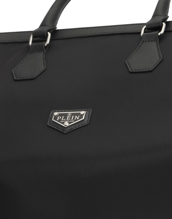 Товар черного цвета с внутренней стороны