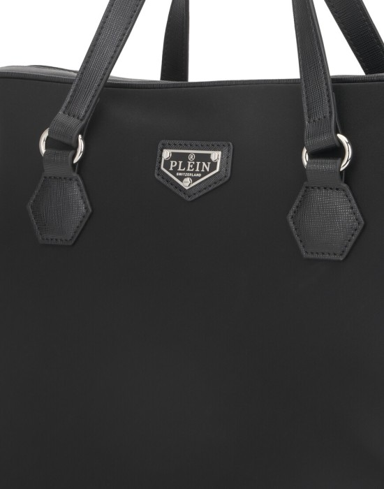 Товар черного цвета с внутренней стороны