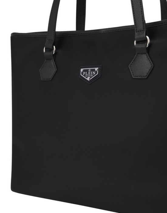 Товар черного цвета с внутренней стороны