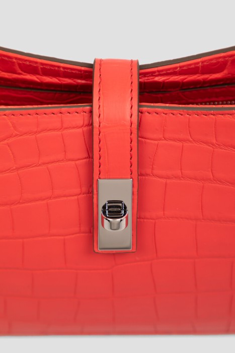 сумка  из кожи спереди