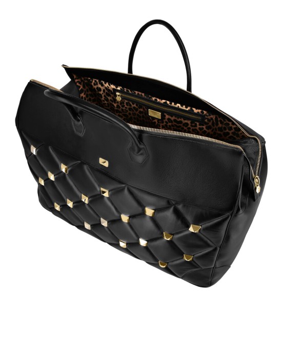 Товар черного цвета с внутренней стороны