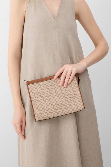 сумка  от бренда max mara вид слева