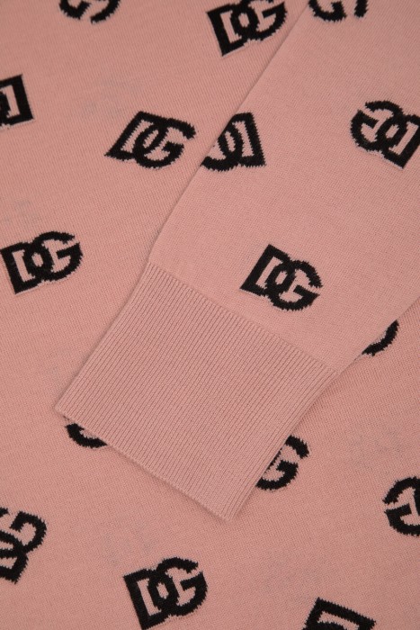 свитер dolce&gabbana модель из коллекции dna классического стиля с лицевой стороны