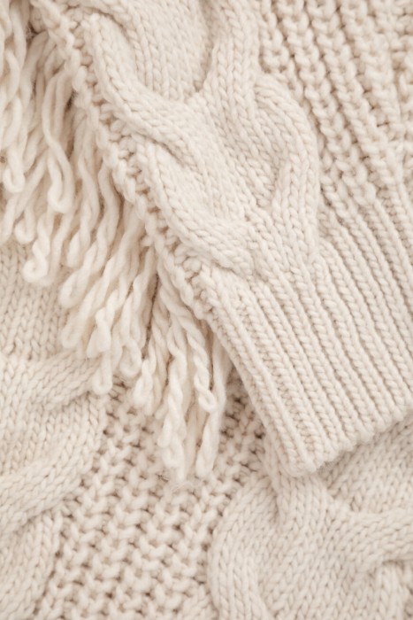 свитер  модель skull универсального стиля с лицевой стороны