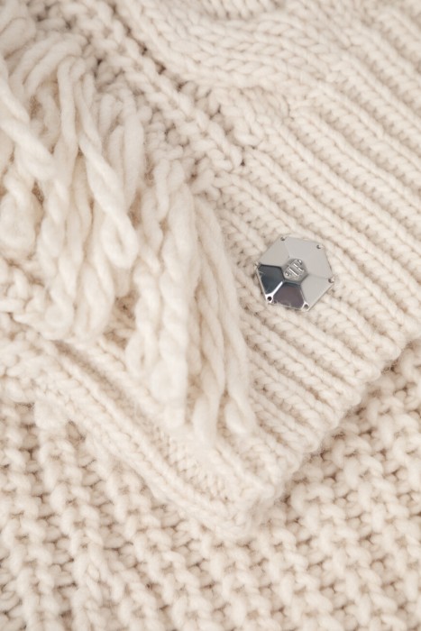 свитер  модель skull для взрослого возраста с изнаночной стороны