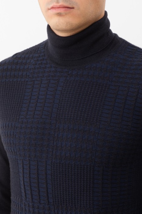 свитер  из италии вид сбоку