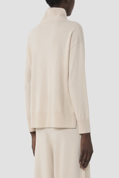 свитер  из италии вид сбоку