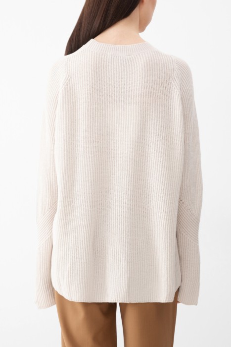 свитер  от бренда max mara вид слева