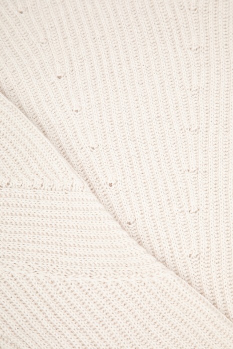 свитер  универсального стиля с лицевой стороны