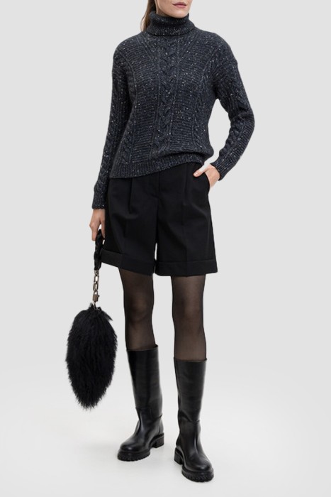 свитер  из италии вид сбоку