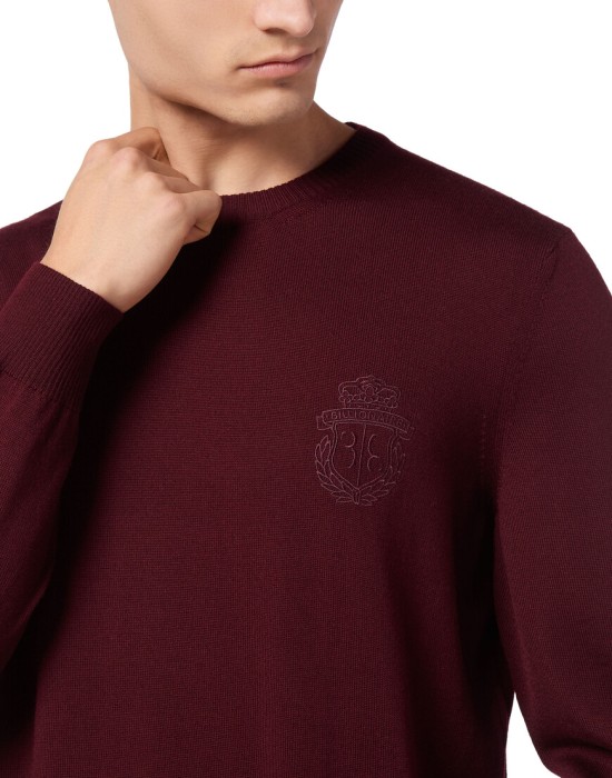 Товар красного цвета с внутренней стороны