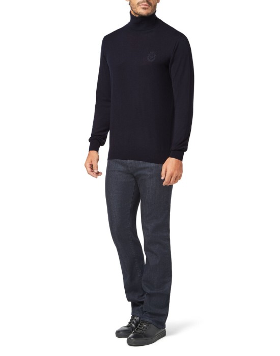 свитер  из италии вид сбоку