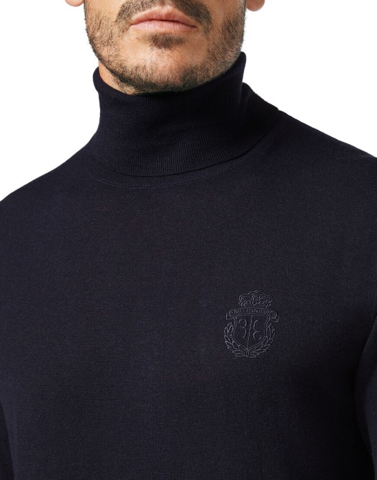 Товар синего цвета с внутренней стороны